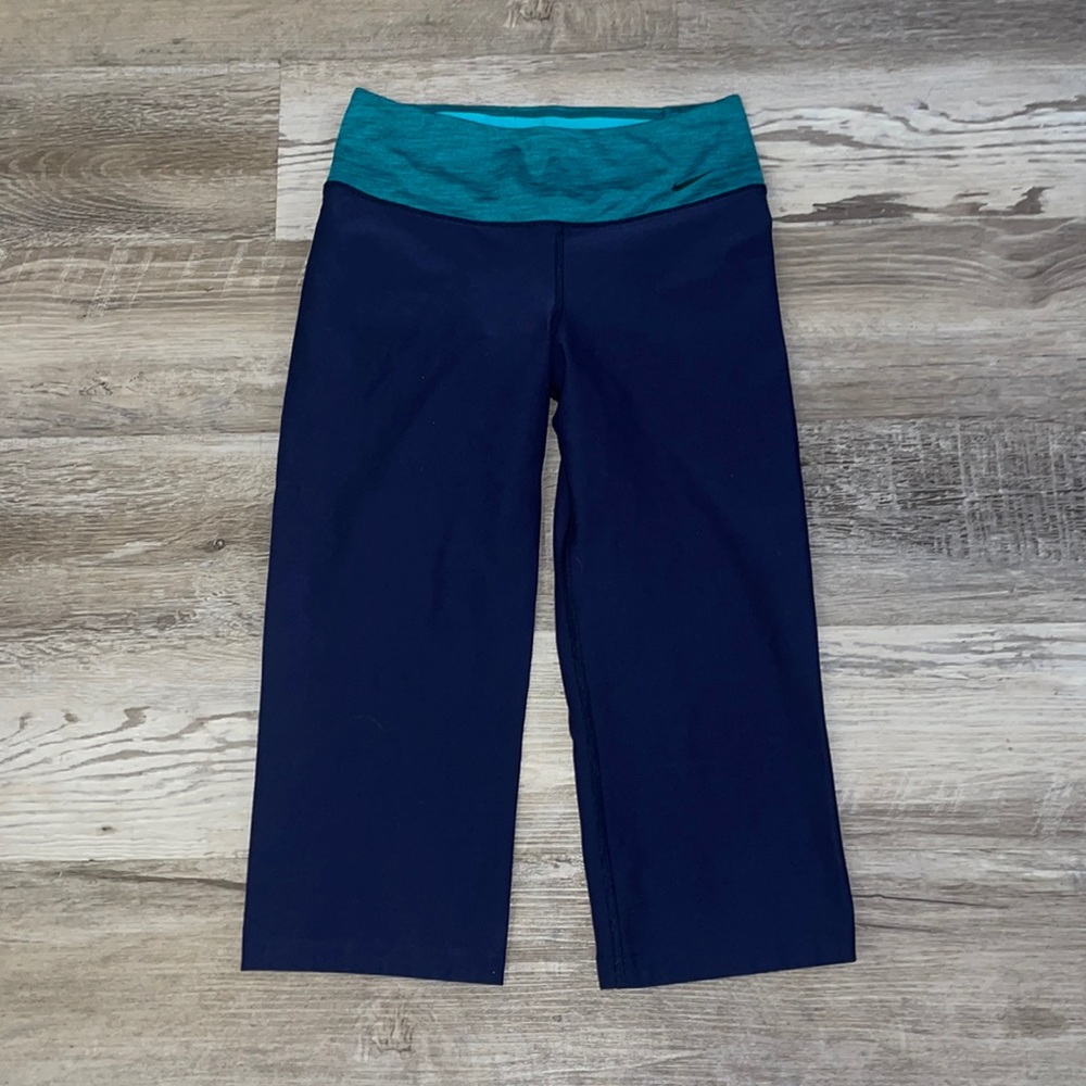 Nike blue and green capri legging size small